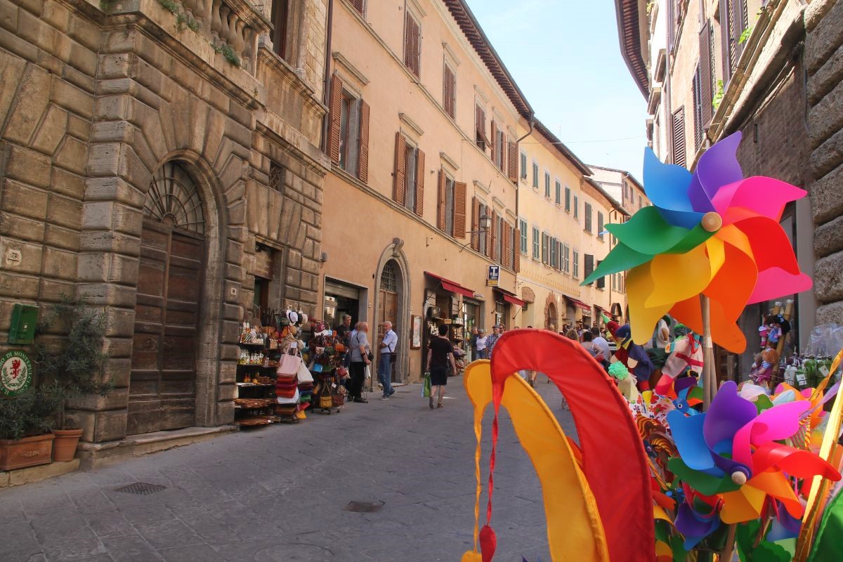 Montepulciano; Toscana, Italien; ferie, rejs; toscana-vacanze.dk